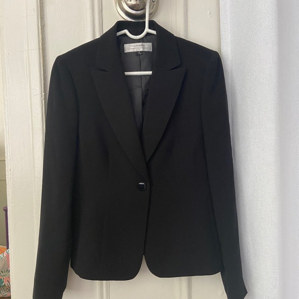 Tahari Arthur S. Levine Black Blazer Size 8